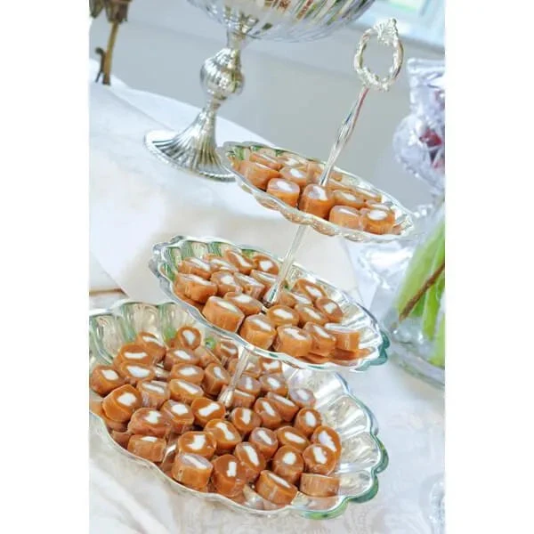 Goetze's Caramel Creams Bulls Eyes Candy - Vanilla: 5LB Bag - Image 3